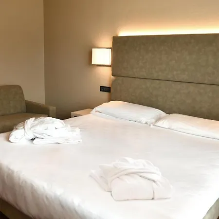 米斯特拉尔帆船酒店 3*