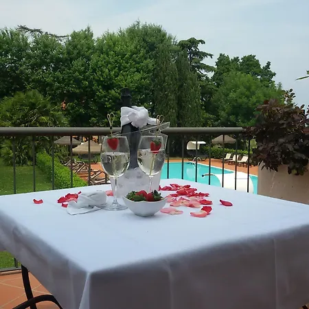 Yachting Mistral 3* Sirmione